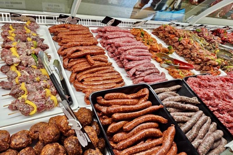 Boucher traditionnel pour commander de la viande de qualité à La Compagnie Fermière