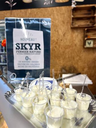 Notre zone d'activité pour ce service Vente de confitures, miels, biscuits et douceurs sucrées fabriqués artisanalement par des producteurs fermiers en magasin de produits d'épiceries